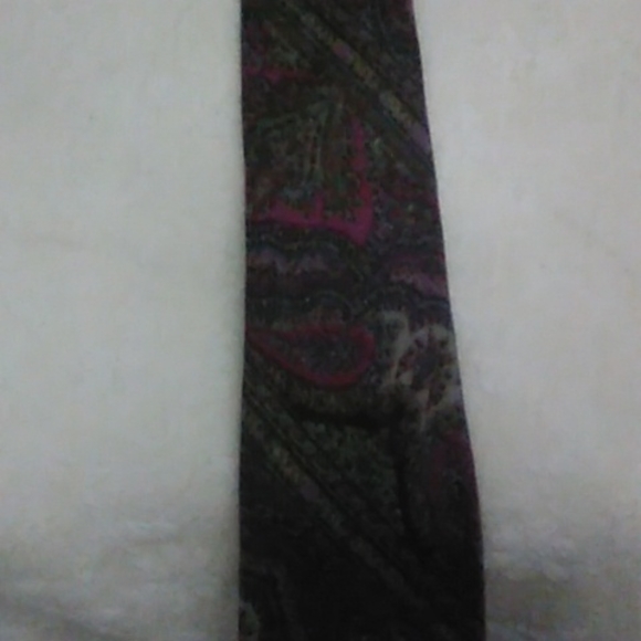 Vintage Liberty of London Necktie - Picture 2 of 6